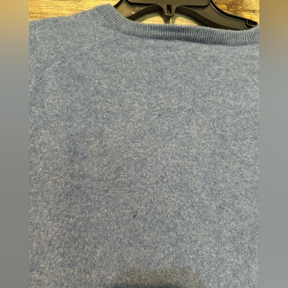 DUNCAN CAMERON of
Hawick- Size large-100% Cashmere - Picture 5 of 6